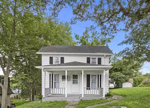 141 3rd St W, Riverside, IA 52327