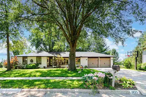 1823 Kathlin Dr, Iowa City, IA 52246