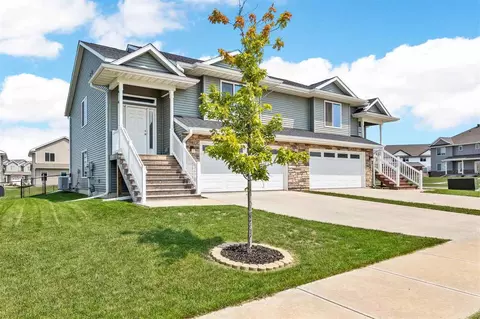 1240 Mary Ln, North Liberty, IA 52317