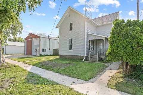319 N 4th Ave, Washington, IA 52353