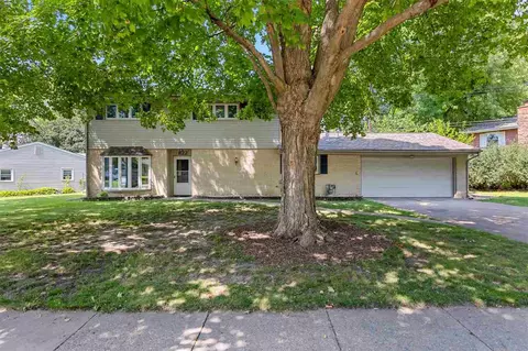822 20th Ave, Coralville, IA 52241