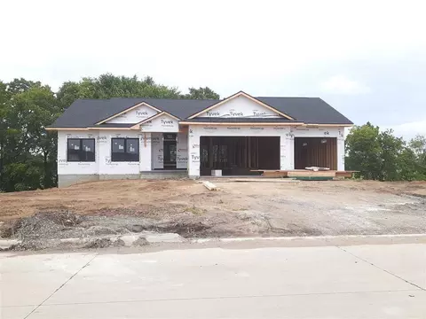 608 Cedar Bend Dr, Solon, IA 52333