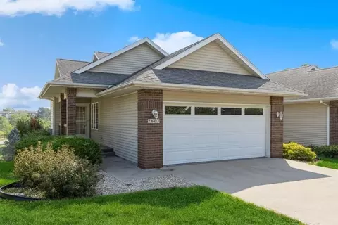 1603 Ranier Dr, Iowa City, IA 52246
