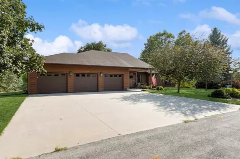 3871 Pro Rd NE, Solon, IA 52333