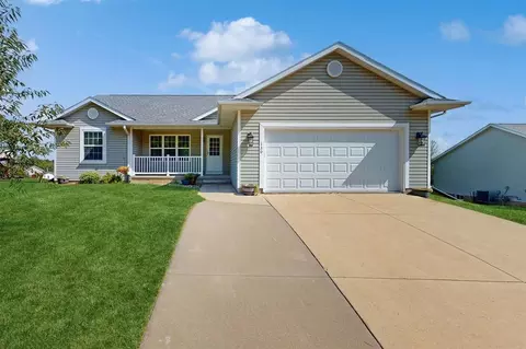 130 Maple St SW, Swisher, IA 52338