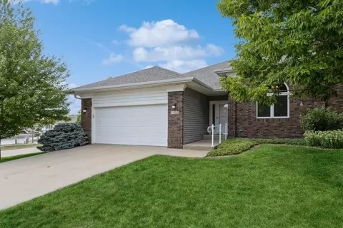 1452 Cromwell Pl, Iowa City, IA 52240