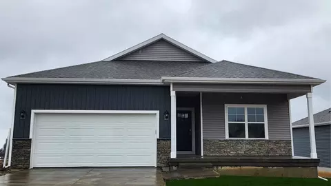 613 E Bear Dr, Tiffin, IA 52340