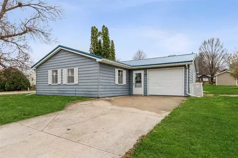 102 Court Steet, Williamsburg, IA 52361
