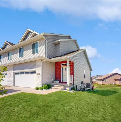 1152 Mary Ln, North Liberty, IA 52317