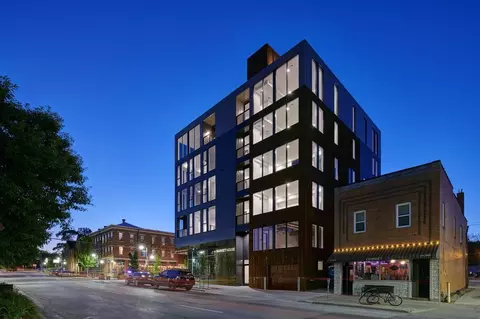 202 N Linn St #402, Iowa City, IA 52245