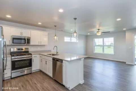 2253 St Andrews Dr, North Liberty, IA 52317