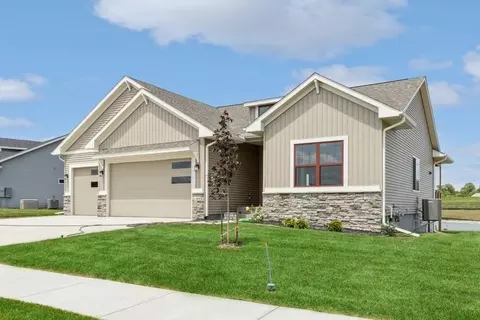 1104 High Ridge Trl, Solon, IA 52333