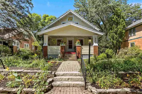 827 Dearborn St, Iowa City, IA 52240