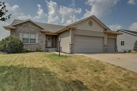225 N Juniper St, North Liberty, IA 52317