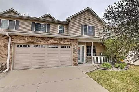 1576 Burr Dr, North Liberty, IA 52317