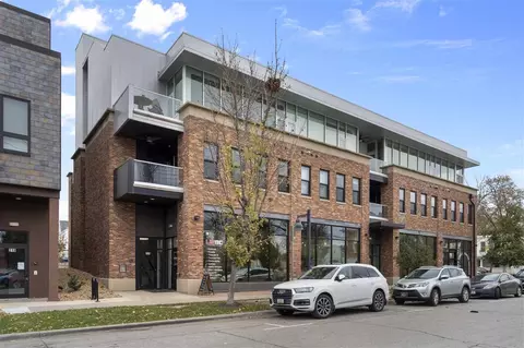 231 N Linn St, Iowa City, IA 52245