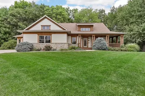 30 Alder Ct, Iowa City, IA 52246