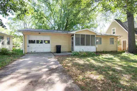 613 7th Ave, Coralville, IA 52241
