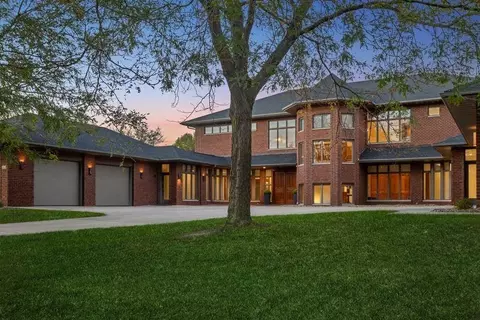 460 Kennedy Prkwy, Iowa City, IA 52246