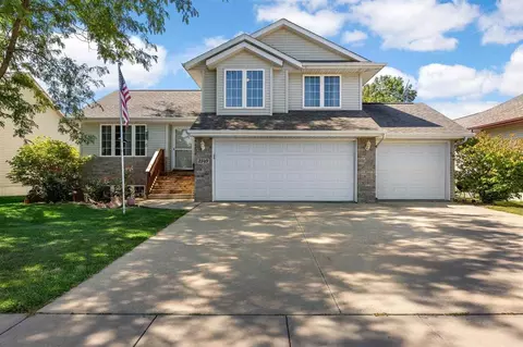 2349 Russell Dr, Iowa City, IA 52240