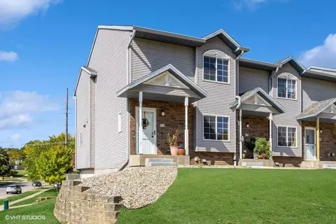 11 N Scott Blvd, Iowa City, IA 52245