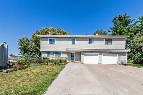 1305 Dolen Pl, Iowa City, IA 52246
