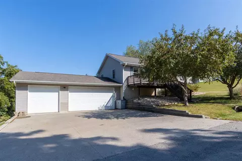 218 S High Ave, Oxford, IA 52322