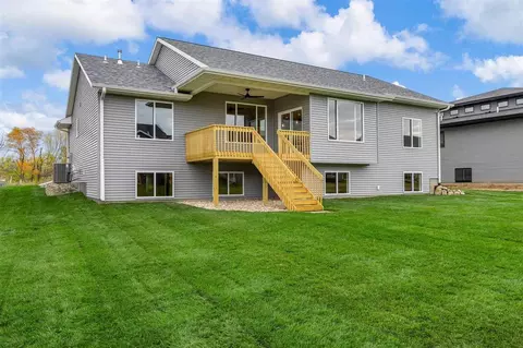 1730 Parkland Dr, Ely, IA 52227 photo 2