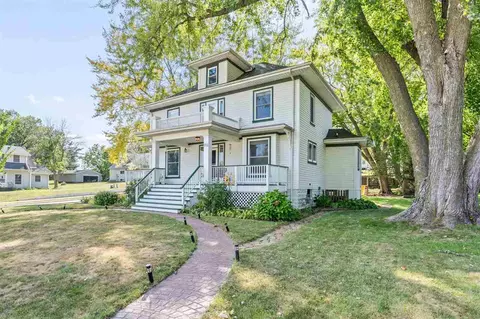 702 Long St, Williamsburg, IA 52361