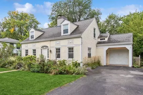 313 Hutchinson Ave, Iowa City, IA 52246