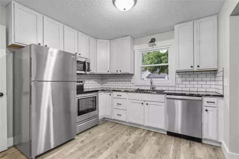 2129 Taylor Dr, Iowa City, IA 52240