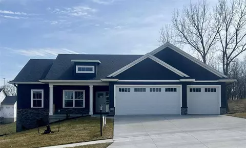 1313 E Gable Way, Tiffin, IA 52340