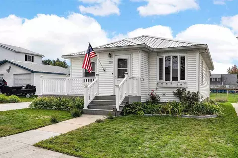 328 2nd St, Atkins, IA 52206