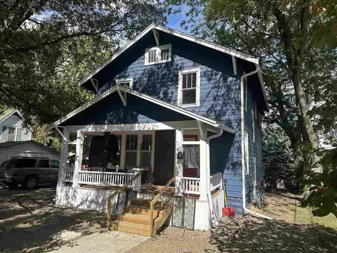 110 E Monroe St, Washington, IA 52353