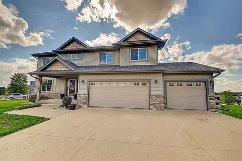 1565 Poplar Ln, North Liberty, IA 52317