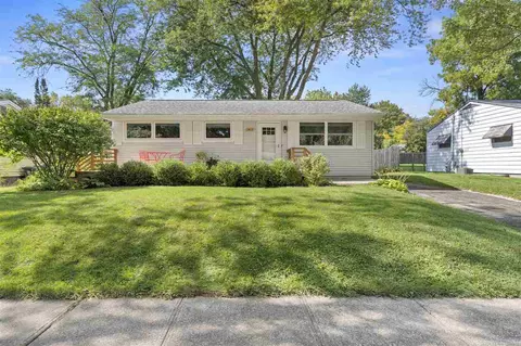 1413 Pine St, Iowa City, IA 52240