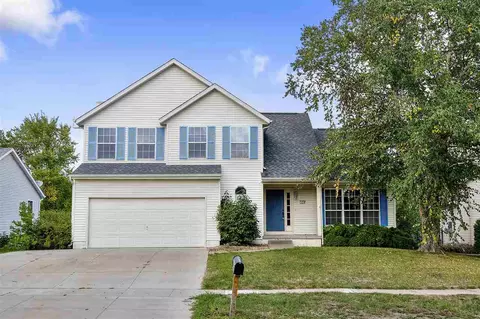 1414 Fox Trail Dr NE, Cedar Rapids, IA 52402