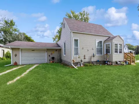 320 S 9th Ave, Washington, IA 52353