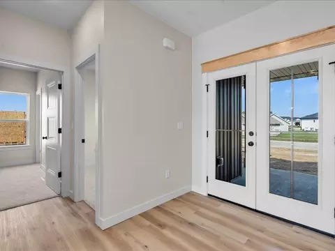 705 Cedar Bend Rd, Solon, IA 52333 photo 2