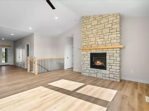 705 Cedar Bend Rd, Solon, IA 52333 photo 11