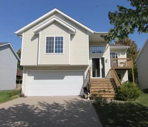 878 Augusta Cir, North Liberty, IA 52317