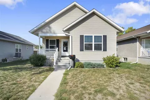 1104 K St SW, Cedar Rapids, IA 52404