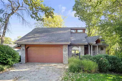 1503 Brown Deer Rd, Coralville, IA 52241