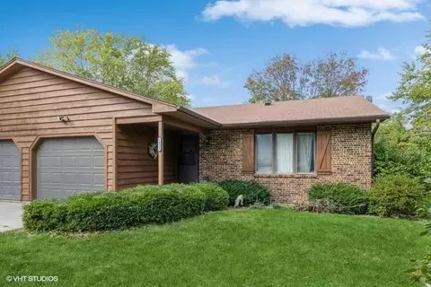1831 S Ridge Dr, Coralville, IA 52241