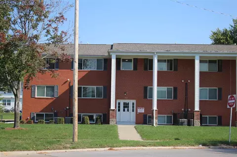 725 20th Ave, Coralville, IA 52241
