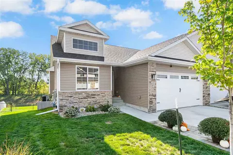 622 Creekside Dr, Tiffin, IA 52340