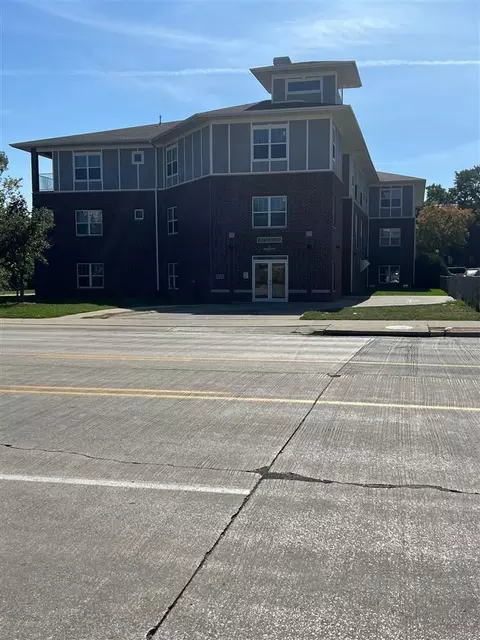 451-477 E Burlington St, Iowa City, IA 52240