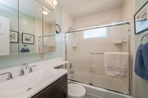 2946 Circle Dr NE, Cedar Rapids, IA 52402 photo 16
