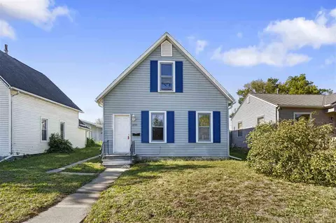 1035 10th St SE, Cedar Rapids, IA 52401