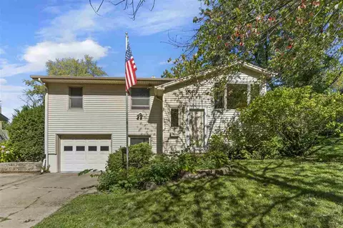 1316 Tracy Ln, Iowa City, IA 52240